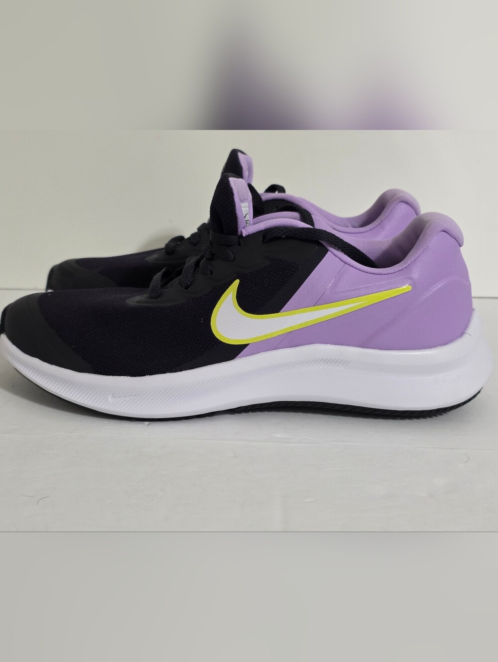 Nike Tanjun Star Runner Shoes Sneaker Youth Size 5.5 Y